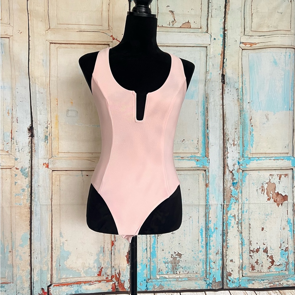 Lux La Women Sleeveless Light Pink Stretchy Bodysuit Size Small
